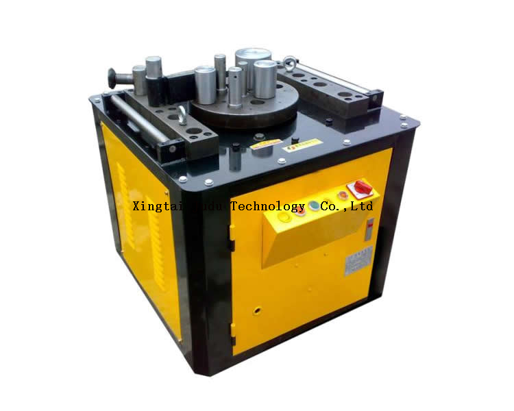 Chine Machine de benge de barre de fer automatique de la barre d'acier CNC